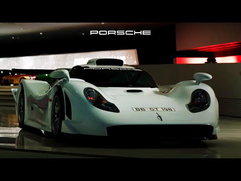 Hot hypercar classic heads for the hills – the Porsche 911 GT1 Strassenversion