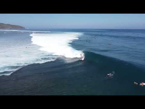 One Wave, Three Drop ins at Desert Point // Ozzie Wright Dishes out Instant Surfing Karma