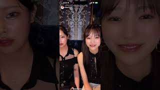 キャバ嬢の待機中パンチラ配信?