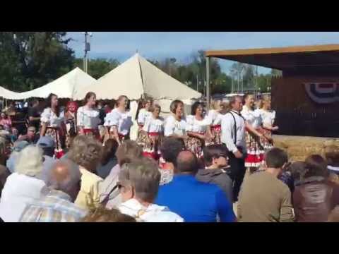 Come with me to Johnny Appleseed - Vlog