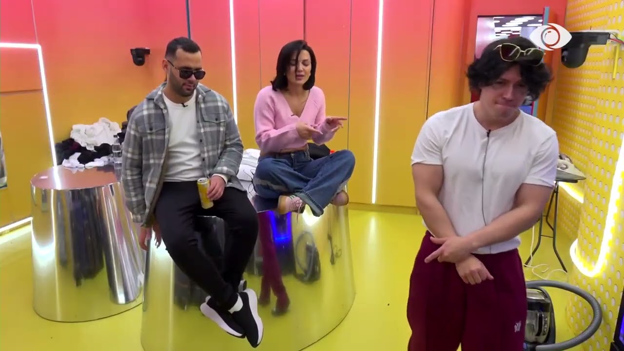 Stenaldo këndon, Baby G kërcen