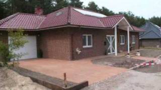 preview picture of video 'Nieuwbouw onder vrije architectuur van een bungalow in Stavern bij Meppen / Dld'