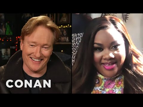 妮可-拜爾在隔離區養殖 - CONAN在TBS上的報道 (Nicole Byer Is Farming In Quarantine - CONAN on TBS)