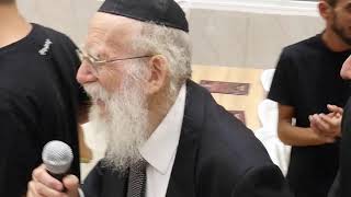 השיעור להצלחת עם ישראל עם הרב המקובל הרב שמעון גלאי והרב יוסף חיים גבאי שליט"א (הרב יוסף חיים גבאי) - התמונה מוצגת ישירות מתוך אתר האינטרנט יוטיוב. זכויות היוצרים בתמונה שייכות ליוצרה. קישור קרדיט למקור התוכן נמצא בתוך דף הסרטון