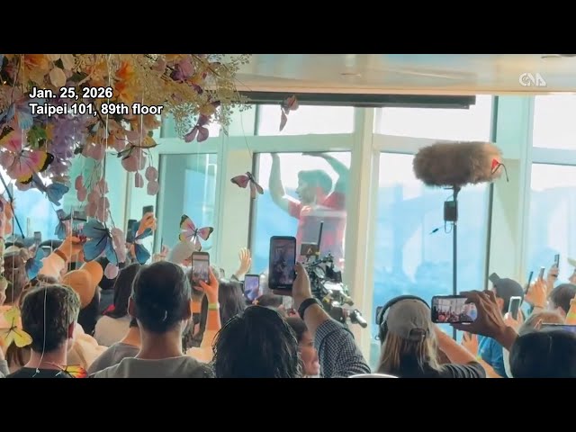 Ascending Taipei 101: Fans watch Alex Honnold’s rope-free climb