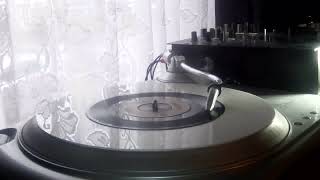 Johnny Mathis And Gladys Knight &amp; The Pips - When A Child Is Born (CBS).