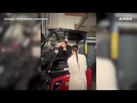 Sanremo, Elettra Lamborghini's skit with Arisa #sanremo2026 #ansa