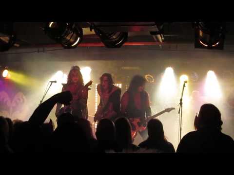 101715 KISS Alive! NYC: Lick It Up