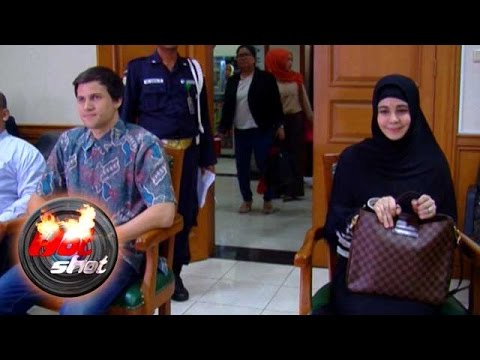 Insiden Mengejutkan Warnai Sidang Cerai Risty-Stuart - Hot Shot 29 Januari 2016