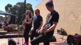 Masketta fall so contagious