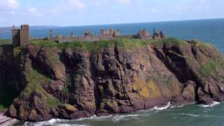 preview picture of video 'Dunnottar Castle by Stonehaven East Coast Of Scotland'