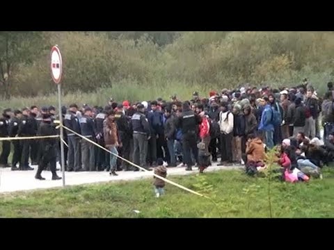 Bosnien: Polizei hält 200 Migranten auf