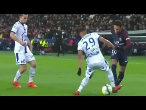 I migliori tunnel nel calcio Ronaldo, Messi, Neymar, Mbappe ecc.