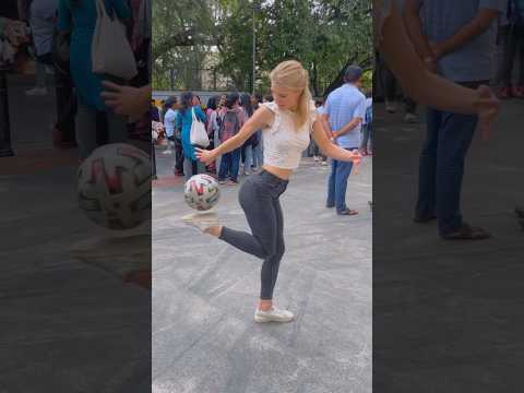 She is just playing ⚽️ 🇮🇳😳🤯 #india #mumbai #aguska #freestylefootball #soccer #tricks