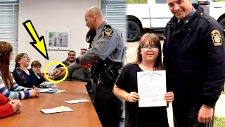 Police Officers Are Taken Aback When They Receive A $10 Bill From A Little Girl