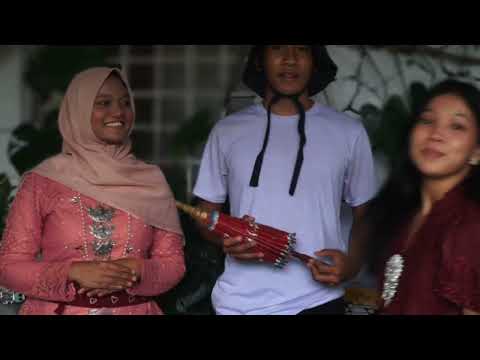 kelompok 4 pkn "suku jawa tengah"