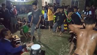 Download lagu Sumua Pemain Kesurupan kuda kepang Sekar Jaya Mandiri Main di jalan kelambir lima medan Sumatra mp3 Download lagu Sumua Pemain Kesurupan kuda kepang Sekar Jaya Mandiri Main di jalan kelambir lima medan Sumatra mp3