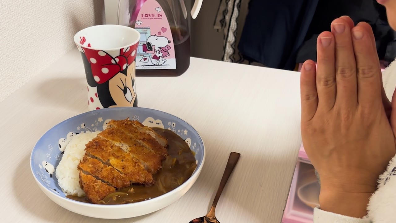 Typical Dinner for a Low-Salary Japanese Girl Burned Out in Tokyo | Pork Katsu Curry