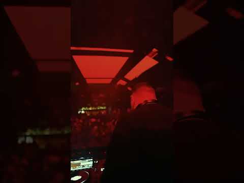 Dropping Benny Benassi - Satisfaction Justus techno remix at sold out nyc nightclub nebula