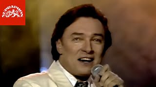 Videoklip: Karel Gott - Deštivý den (live) s textom piesne Videoklip Karel Gott - Deštivý den (live) s textom piesne