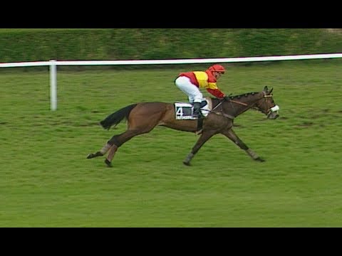 Kauto Star's first win in France [RARE FOOTAGE]