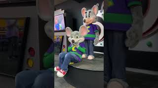 Chuck E. Cheese cuts the cheese 🧀 💨 fart whoopee cushion prank Mays Landing NJ 2023 #chuckecheese