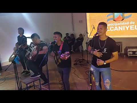 SERGIO FLORES en vivo pilcaniyeu cumbia camperas