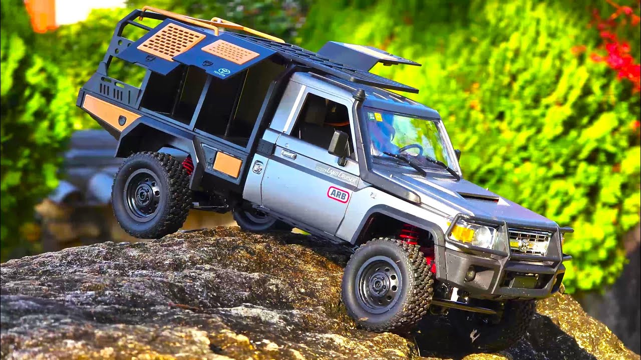RC auto Land Cruiser Supertourer Toyota, čierna + náhradná batéria