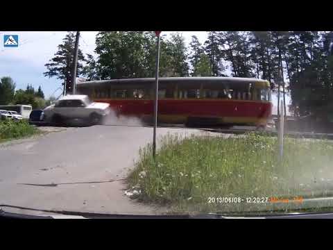 Train slams into lada