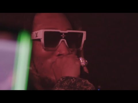 Future X Lil Uzi Vert Louis Vuitton Fashion Show Live Performance 2022