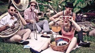 Meschiya Lake And The Little Big Horns - Gimme A Pigfoot