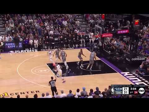 Steph Curry’s reaction after banking a 3 😂