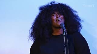 VIDEO - Yseult interprète &quot;Corps&quot; en live sur Europe 1