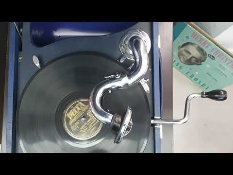 Bing Crosby ~ Adeste Fideles (1942)