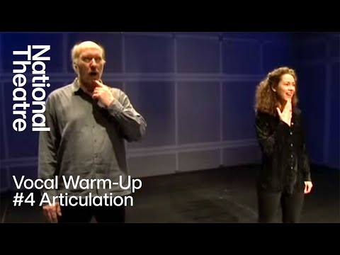 Ζέσταμα της φωνής των ηθοποιών με έμφαση στη σωστή άρθρωση με την Jeannette Nelson [Τζανέτ Νέλσον], επικεφαλής του Τμήματος Φωνής στο [[#Royal National Theatre (Great Britain) [Βασιλικό Εθνικό Θέατρο (Μεγάλη Βρετανία)]#]].