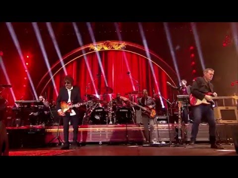 JEFF  LYNNE'S & ELECTRIC  LIGHT ORCHESTRA- Live at Hyde Park 2014 017 Roll Over Beethoven