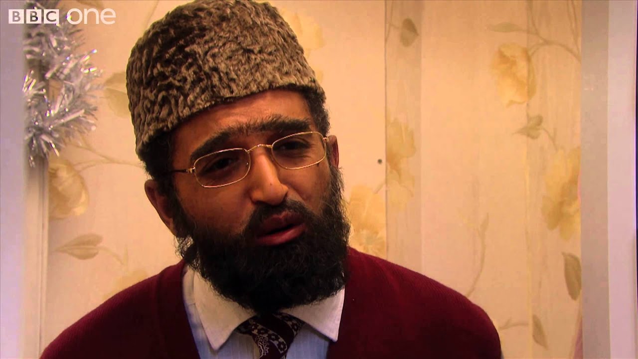 There's no room - Citizen Khan: Series 3 Episode 7 preview - BBC