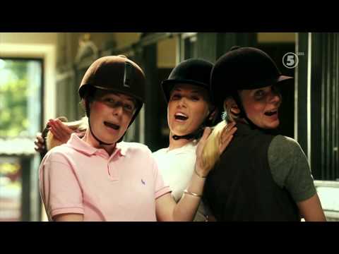 Carina Bergs musikvideo "Vill vara Hästtjej"