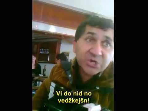 Cigo svira Pink Floyd (kafana "Kod Bora", Podgorica), sa "prijevodom".