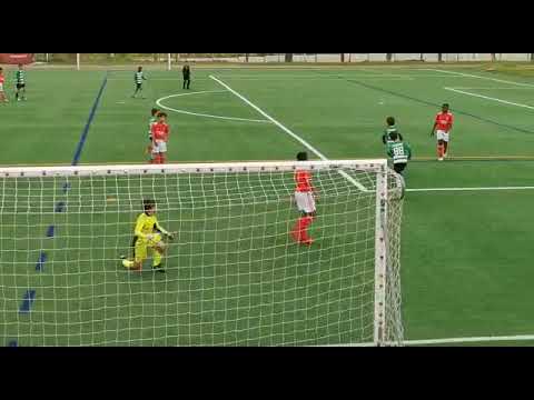 Golo de Bernardo Isidro do Alcochetense ao SL Benfica (Sub 9)