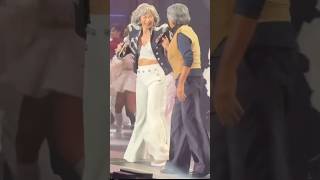 Download lagu Sally Yeh/George Lam's explosive concert mp3