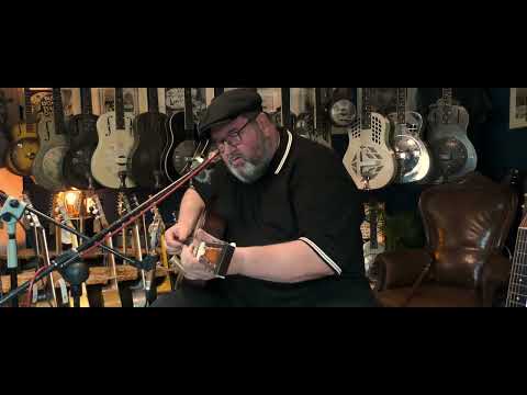 **Michael van Merwyk – Singing Waterfall (Song by Hank Williams)**