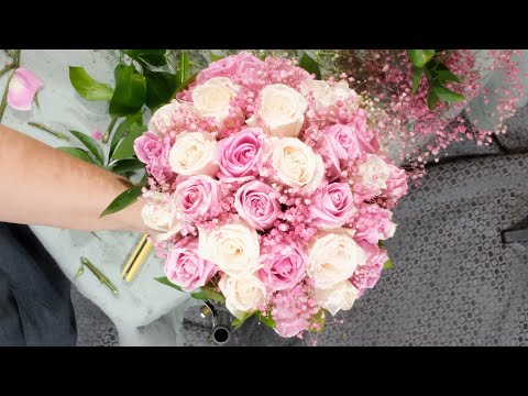 How to make mixed roses bridal bouquet on a bouquet holder Video