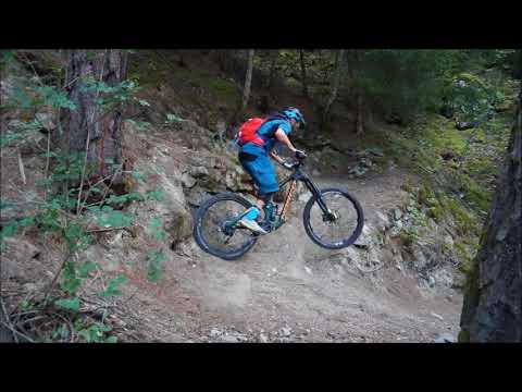 Spitzkehren mit dem MTB fahren - Fahrtechnikexperte Thomas Schmidt zeigt verschiedene Methoden