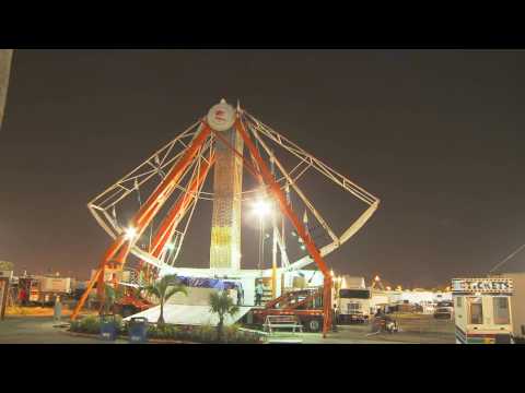 Giant Ferris Wheel assemble/disassemble