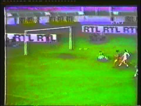 1982 (November 3) Paris St. Germain (France) 2-Swansea (Wales) 0 (Cup Winners Cup).mpg