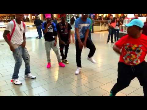 Famous Dex - Drip From My Walk