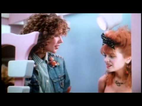 Earth Girls Are Easy (1989) Trailer