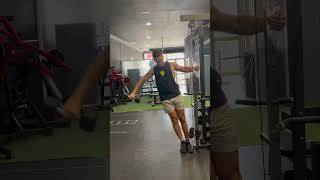 ELEVACIONES LATERALES CON ROTACIÓN INTERNA