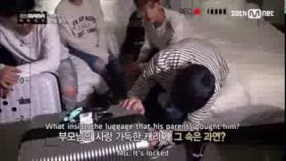 Seventeen funny moments #23: Mingyu forgets his luggage passcode